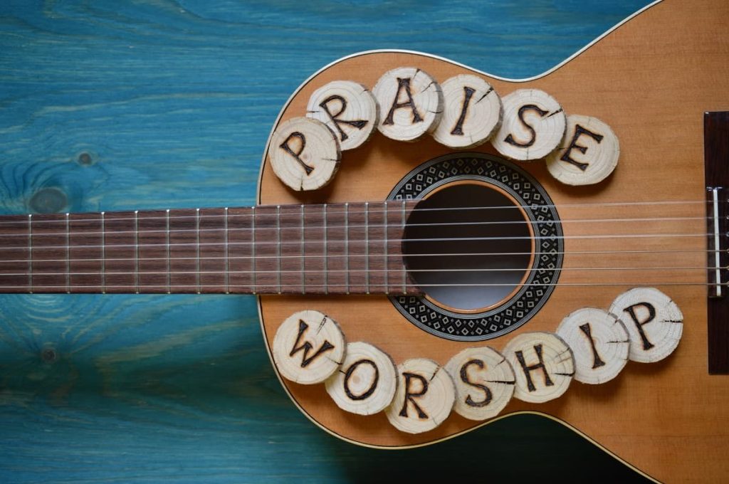 praise-worsip-guitar